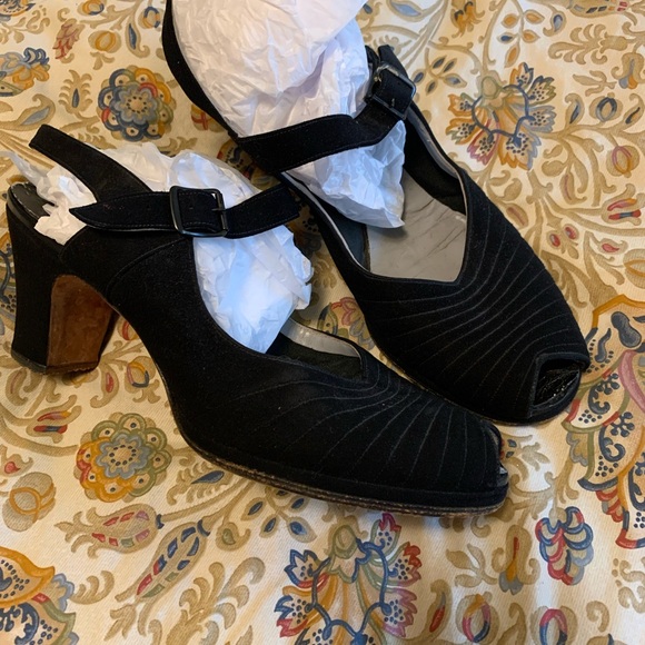 Vintage 1940s suede peep-toe heels, 8.5 - Picture 6 of 8